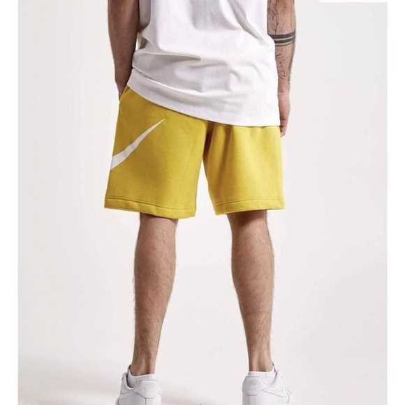 BRAND NEW men nike Nike yellow club fleece sports shorts size M & L (80% cotton) - Picture 2 of 8